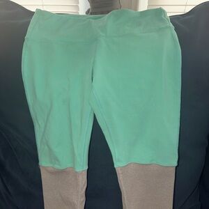 Tiffany Blue ALO Goddess Leggings Size M